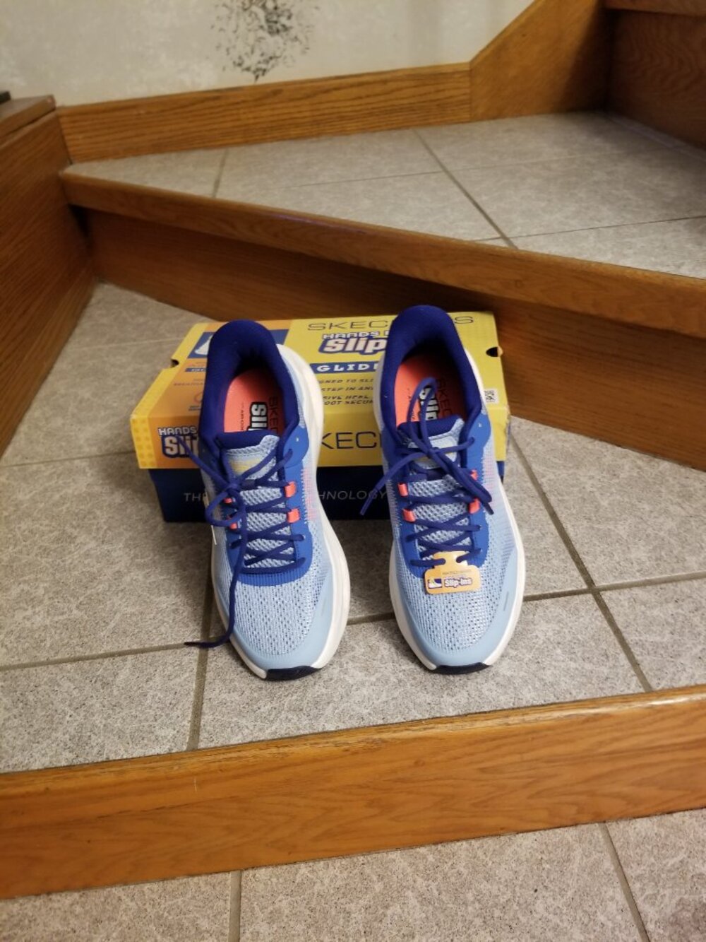 Skechers Slip In Sneakers NIB - Picture 5 of 5
